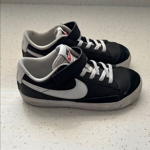 Nike Kids Black and White Sneakers